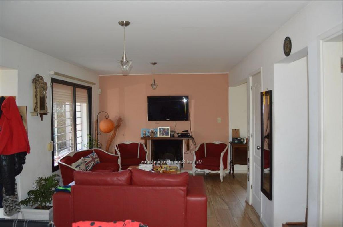 4 bedrooms House in Montevideo, Uruguay No. 8798