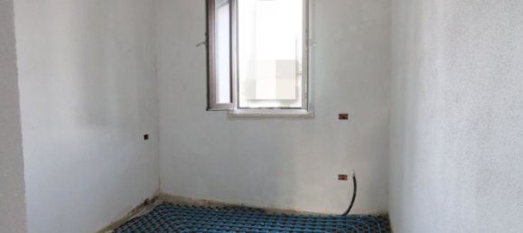 4 rooms Apartment in Ponsacco, Italy No. 309032 3