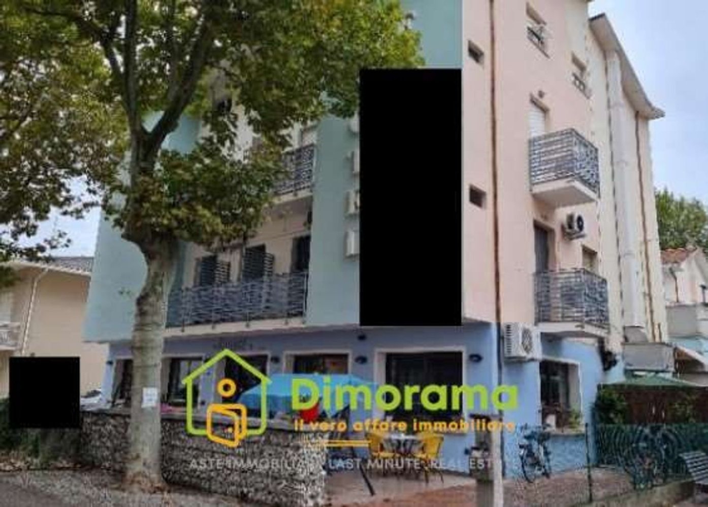 550m² Building in Cesenatico, Italy No. 358339