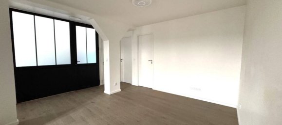 Apartamento de 2 dormitorios en Compiegne, France No. 152536 3