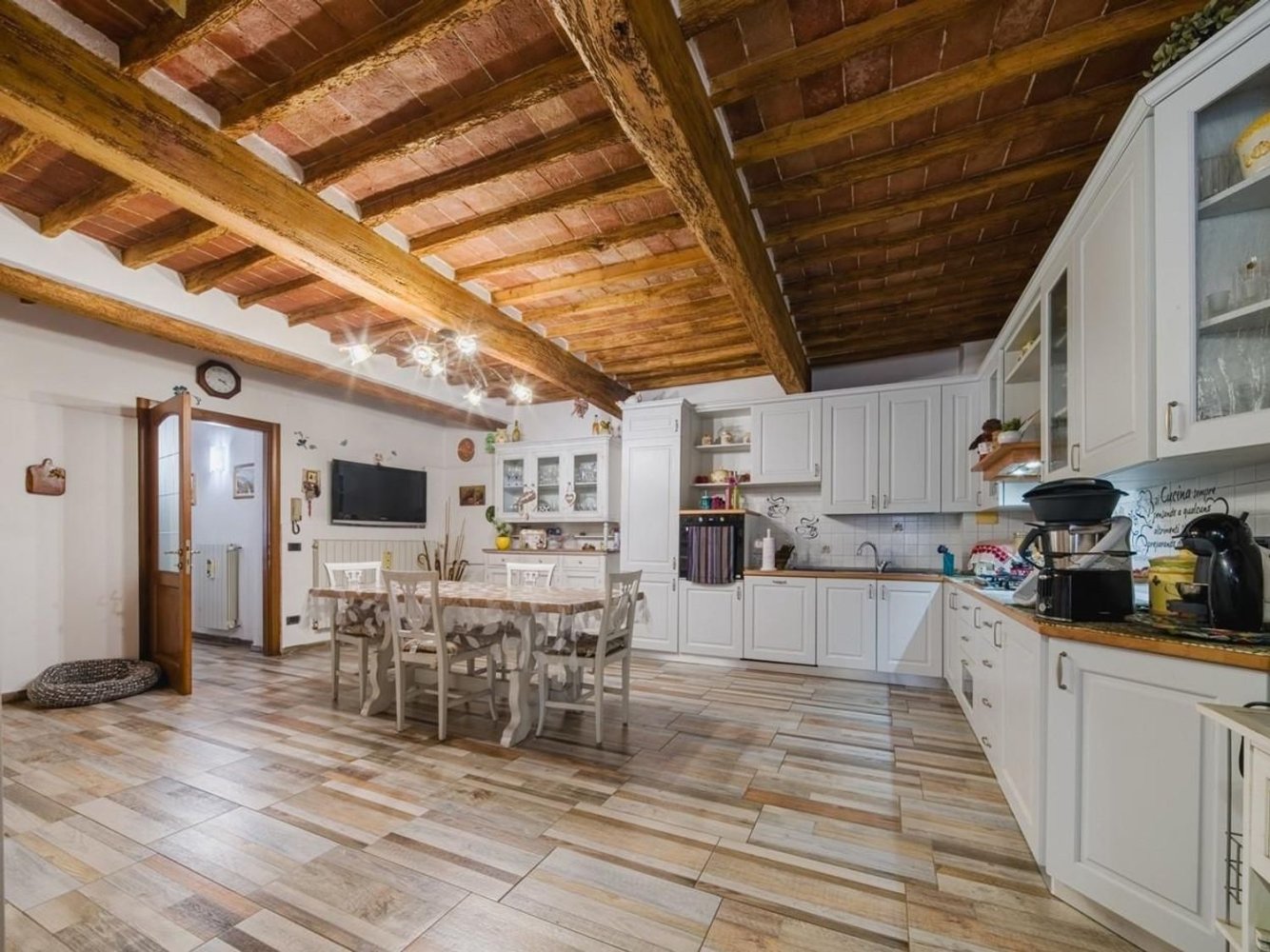 6 rooms House in Cascina, Italy No. 258441