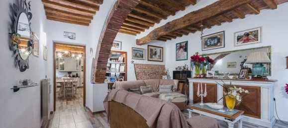 6 rooms House in Cascina, Italy No. 258441 8