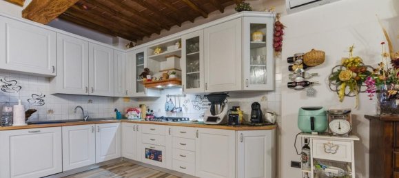 6 rooms House in Cascina, Italy No. 258441 5