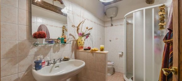 6 rooms House in Cascina, Italy No. 258441 22