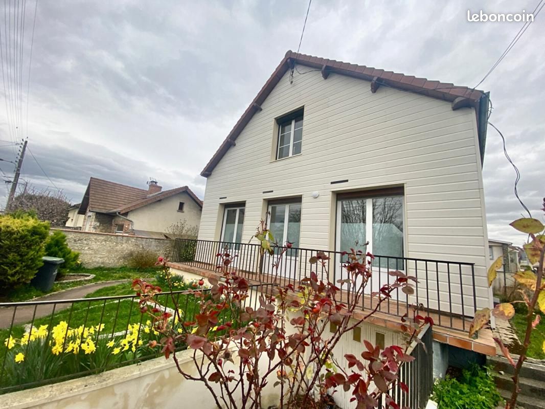 Дом с 4 спальнями в Мондевиль, Франция № 197489