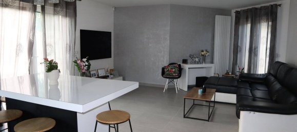 Casa de 4 dormitorios en Gretz-Armainvilliers, France No. 334539 3