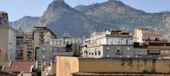 2 bedrooms Apartment in Palermo, Italy No. 44957 14
