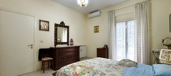 1 bedroom Apartment in Rome, Italy No. 273659 4