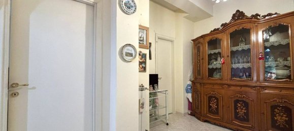 1 bedroom Apartment in Rome, Italy No. 273659 12