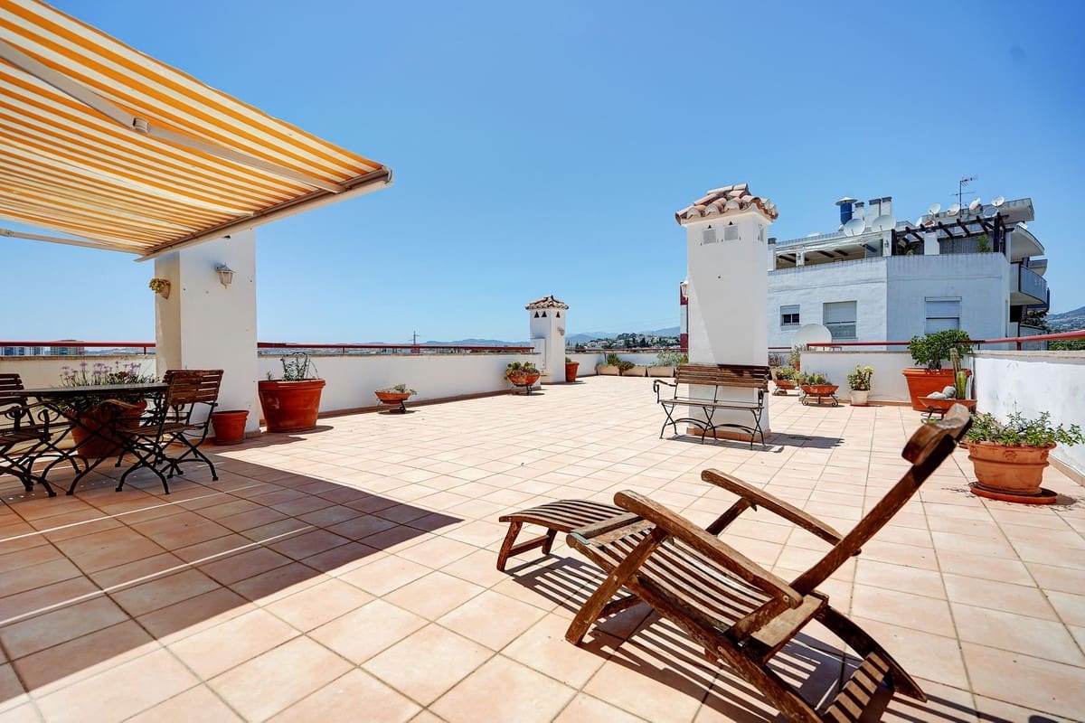 Ático de 3 dormitorios en Fuengirola, Spain No. 164625