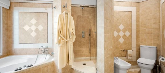 Villa de 5 dormitorios en Marbella, Spain No. 147859 30