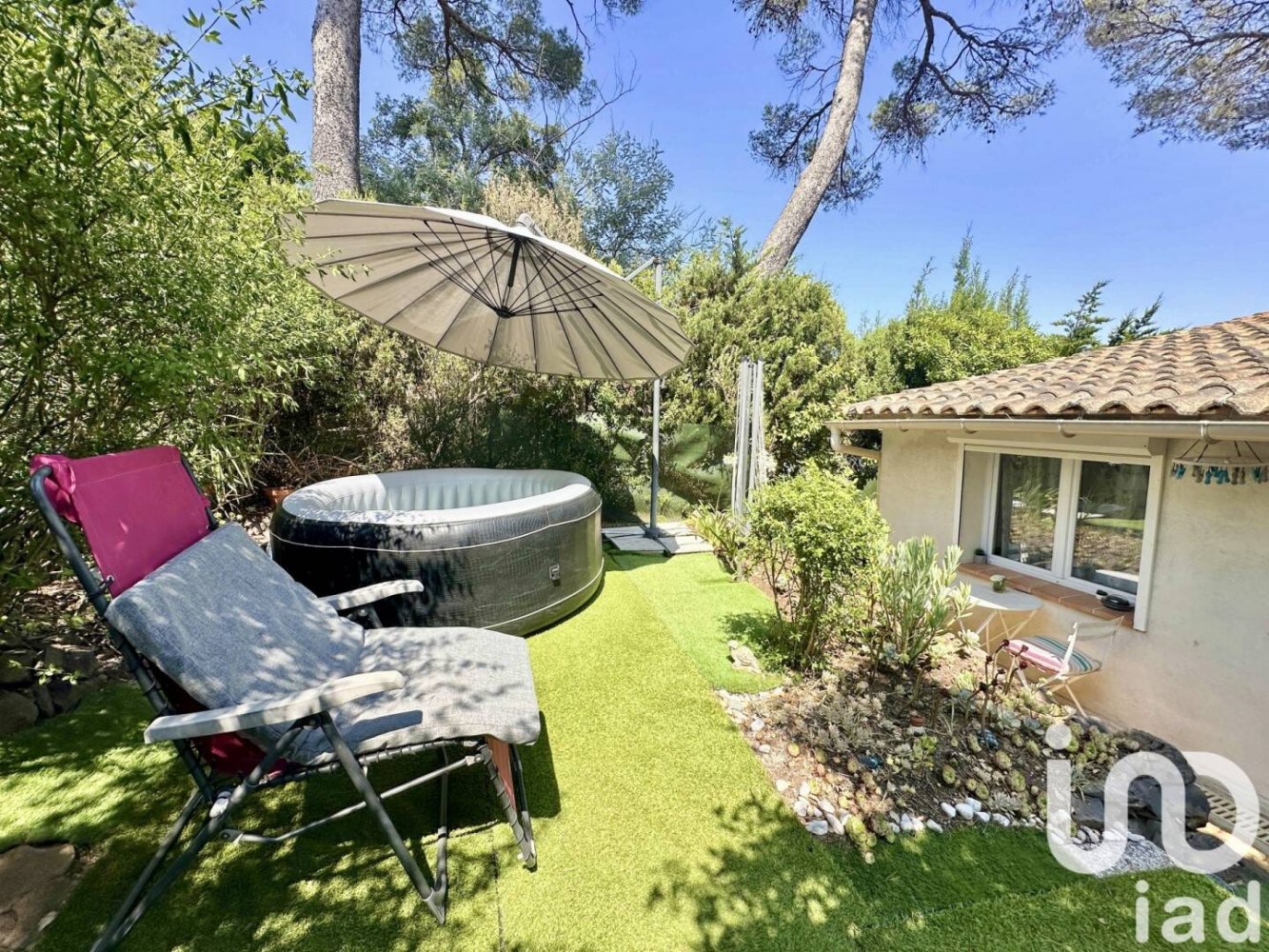 2 bedrooms House in Frejus, France No. 322372