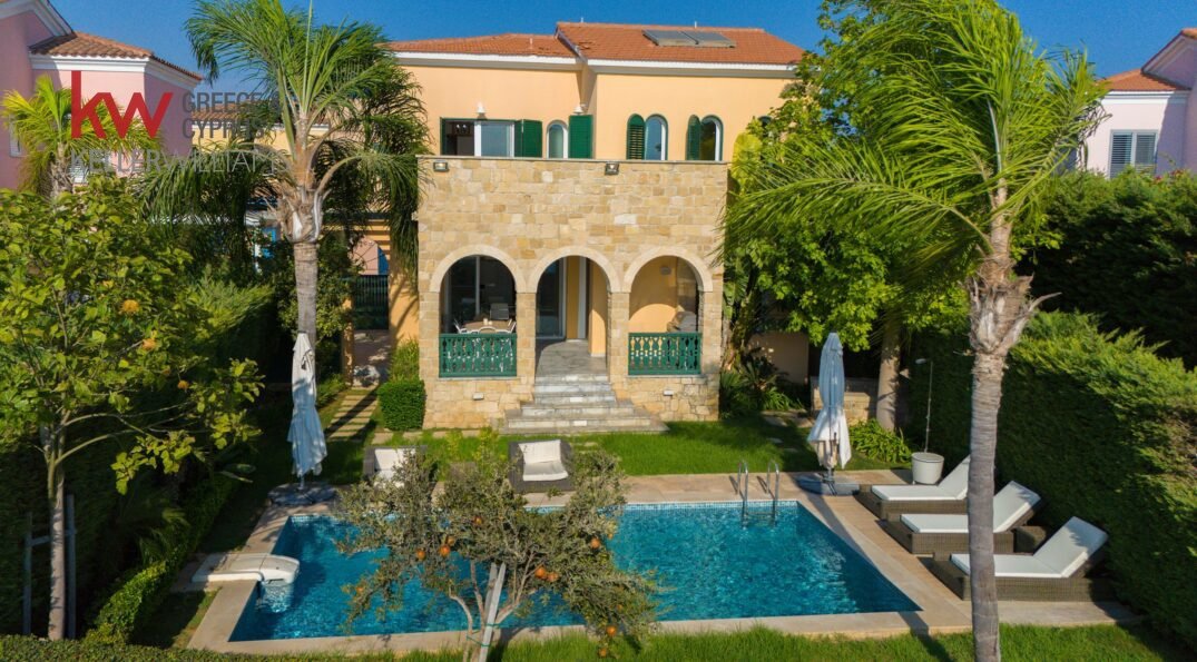 Villa de 5 dormitorios en Limassol, Cyprus No. 26867