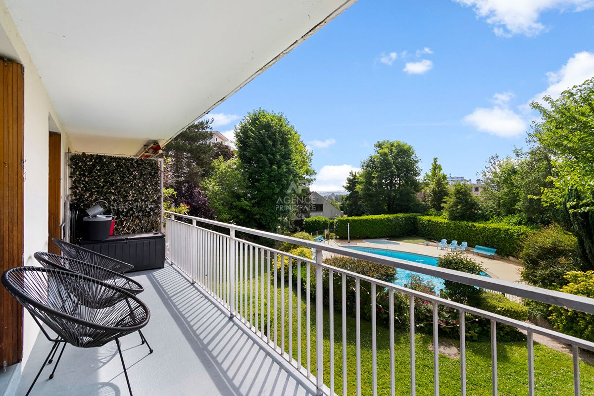 2 bedrooms Apartment in Saint-Germain-en-Laye, France No. 291761