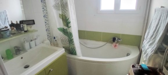 Apartamento de 2 dormitorios en Roanne, France No. 208060 18