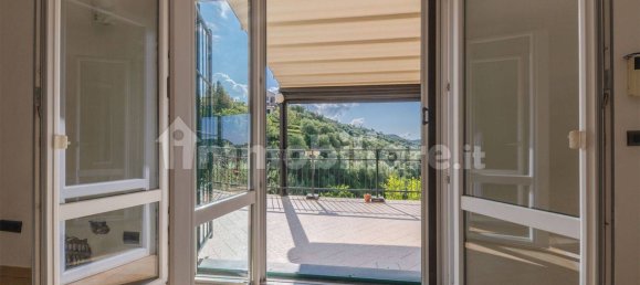 4 bedrooms Villa in Leivi, Italy No. 266676 9