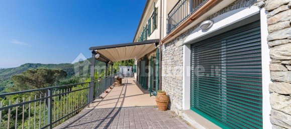 4 bedrooms Villa in Leivi, Italy No. 266676 2