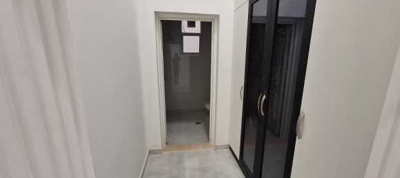 7 bedrooms Villa in Abu Dhabi, UAE No. 15101 8