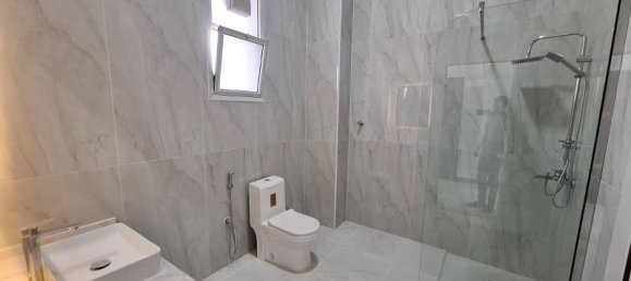 7 bedrooms Villa in Abu Dhabi, UAE No. 15101 13