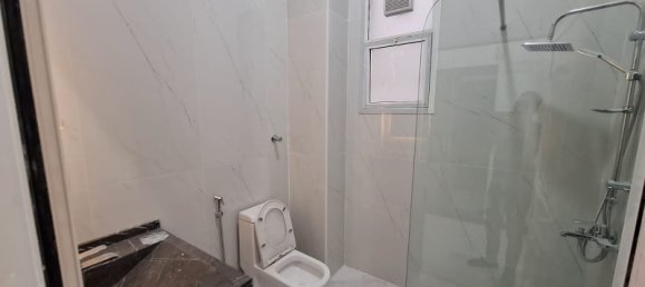 7 bedrooms Villa in Abu Dhabi, UAE No. 15101 12