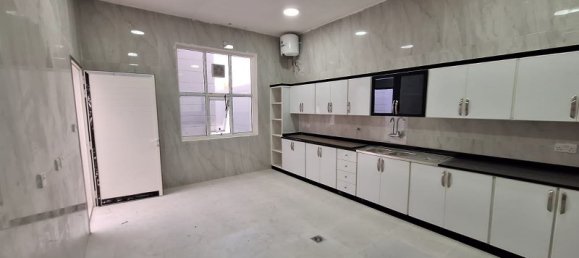 7 bedrooms Villa in Abu Dhabi, UAE No. 15101 10