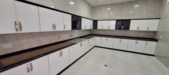 7 bedrooms Villa in Abu Dhabi, UAE No. 15101 15