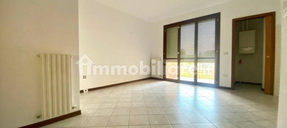 1 bedroom Apartment in Cento, Italy No. 355119 4