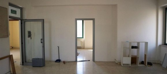 666m² Office in Terni, Italy No. 152991 7