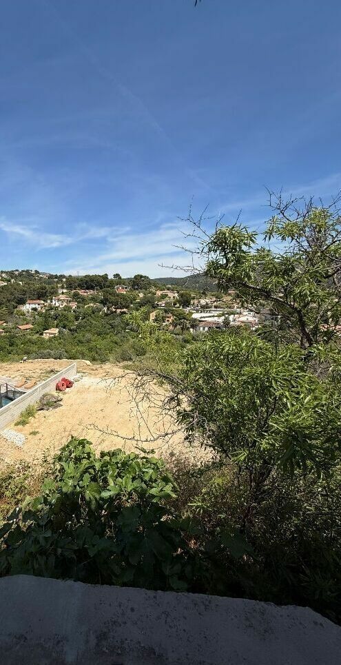 Casa de 4 dormitorios en Allauch, France No. 284794