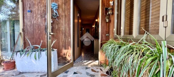 Вилла с 4 комнатами в Удине, Италия № 54397 4