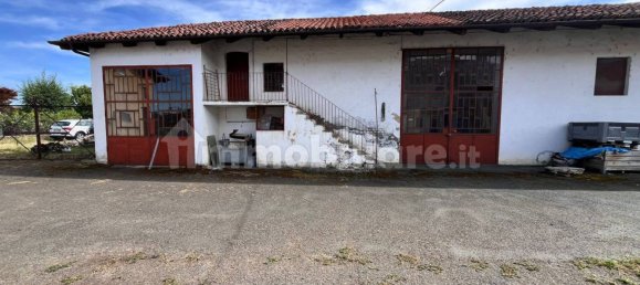 Дом с 4 спальнями в Манта, Италия № 289852 3