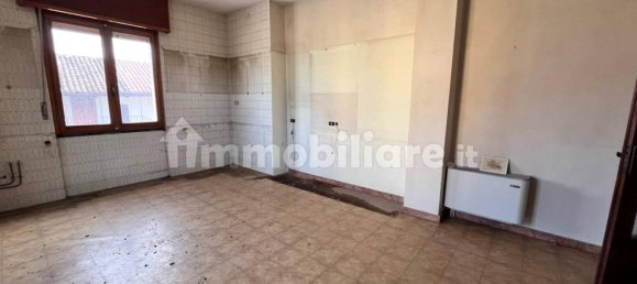 Дом с 4 спальнями в Манта, Италия № 289852 12