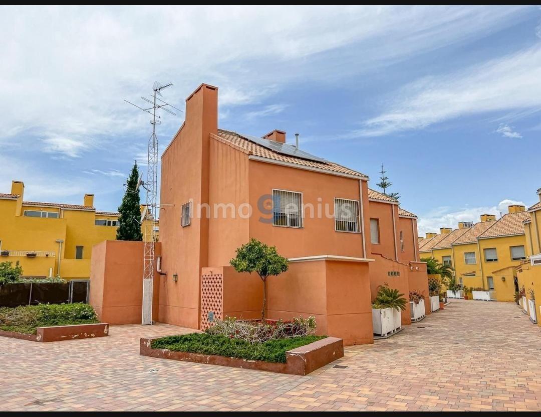 5 bedrooms Villa in Alicante, Spain No. 8758