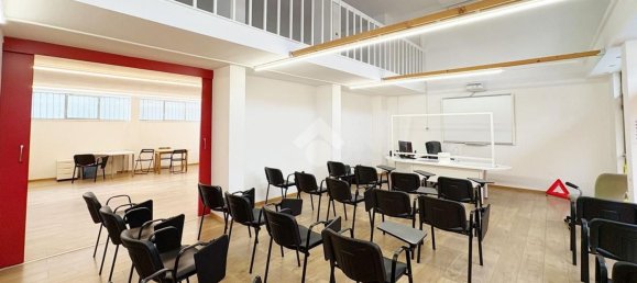 Коммерческая недвижимость 160м² в Прато, Италия № 60205 9