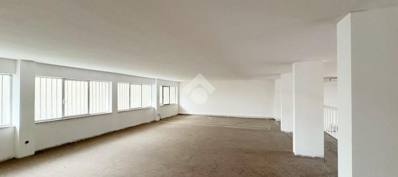 Коммерческая недвижимость 160м² в Прато, Италия № 60205 16