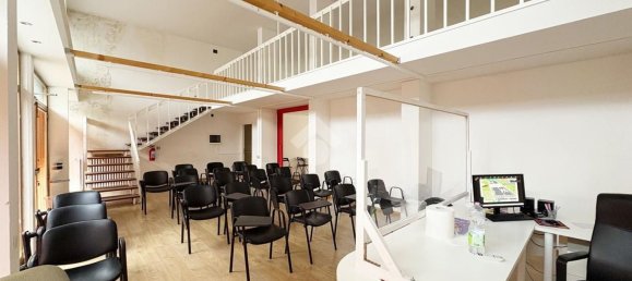 Коммерческая недвижимость 160м² в Прато, Италия № 60205 4