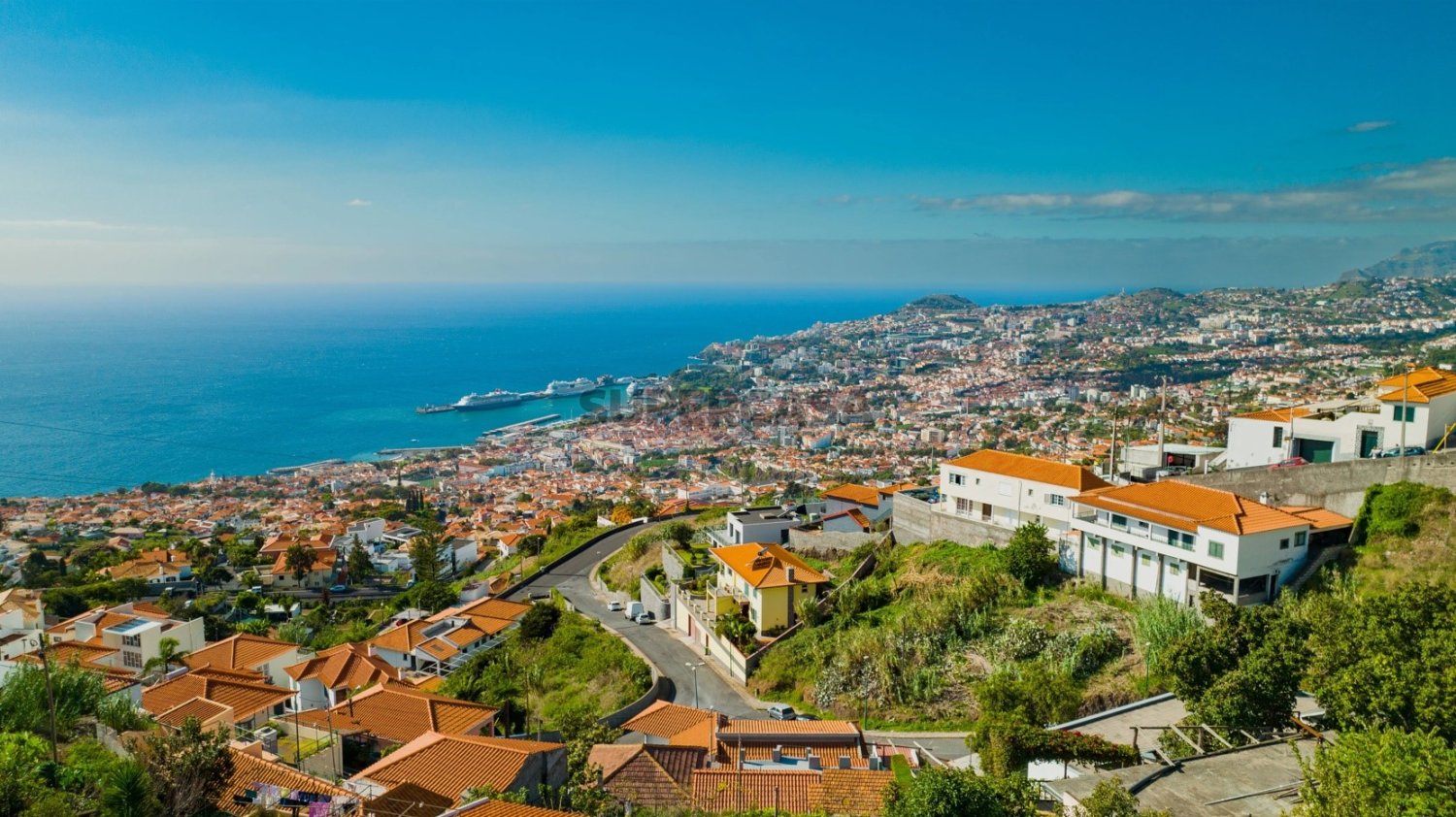 Terreno en Funchal, Portugal 2195 m² No. 226965