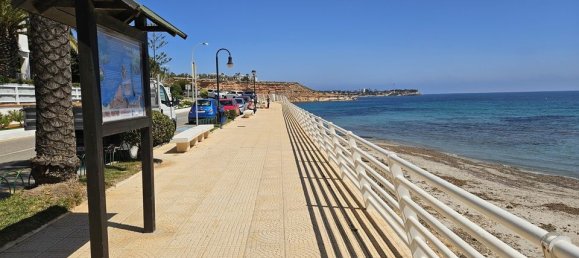 Villa de 3 dormitorios en Cabo Roig, Spain No. 183509 27