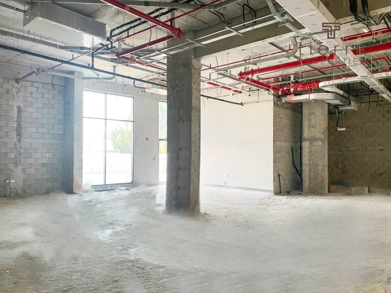 Laden in Arjan, UAE 246.2m², Nr. 54748