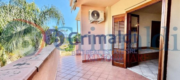 Apartamento de 3 dormitorios en Altavilla Milicia, Italy No. 326446 4