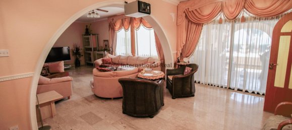 4 Schlafzimmer Villa in Coral Bay, Cyprus, Nr. 1060 9
