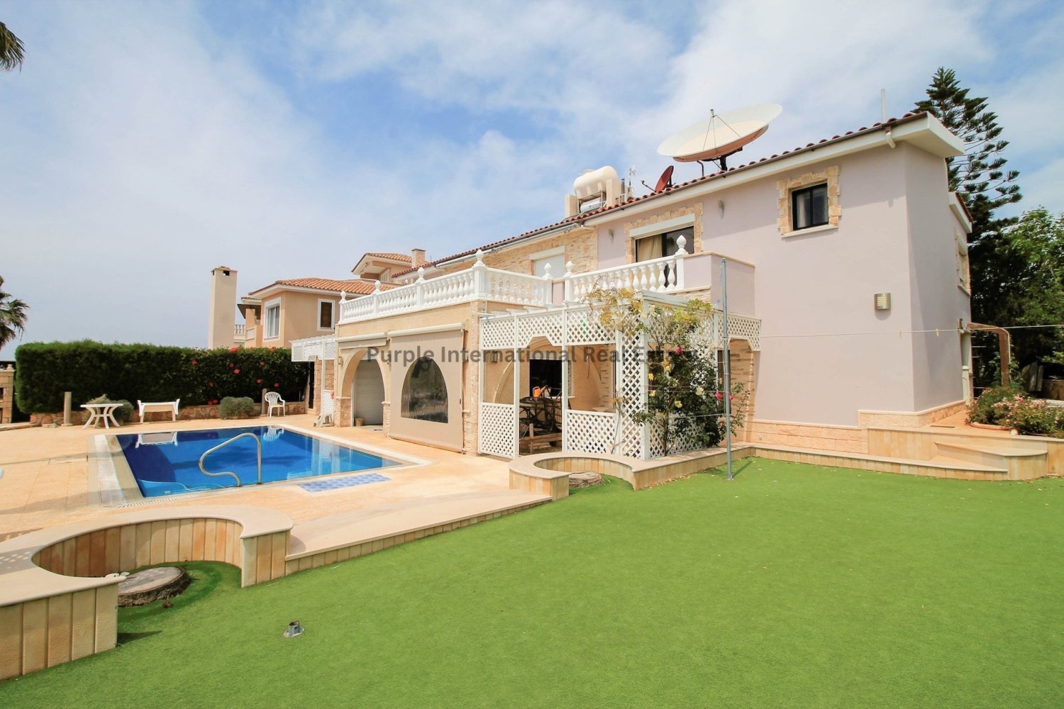 4 Schlafzimmer Villa in Coral Bay, Cyprus, Nr. 1060
