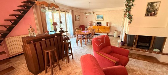 3 bedrooms House in Robion, France No. 287860 7