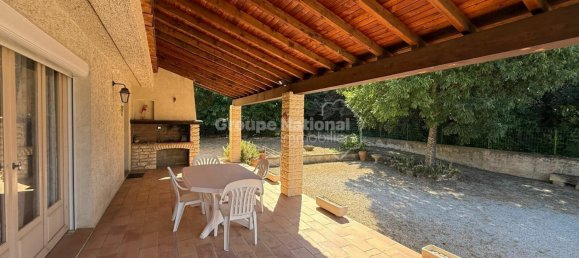 3 bedrooms House in Robion, France No. 287860 4