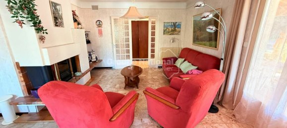 3 bedrooms House in Robion, France No. 287860 8