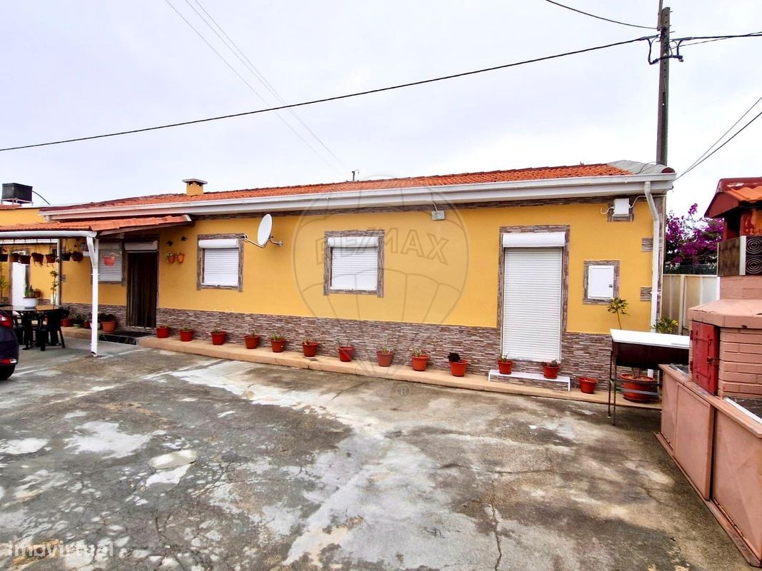 2 bedrooms House in Canelas, Portugal No. 173025