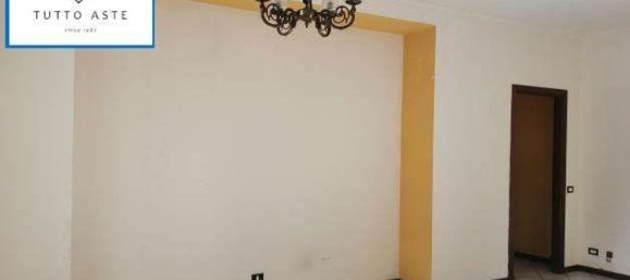 Studio in Como, Italy, Nr. 6844 54