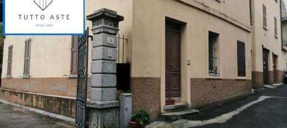 Studio in Como, Italy, Nr. 6844 58