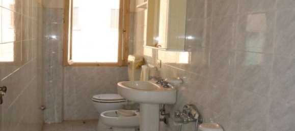 8 rooms House in Foiano della Chiana, Italy No. 223332 7