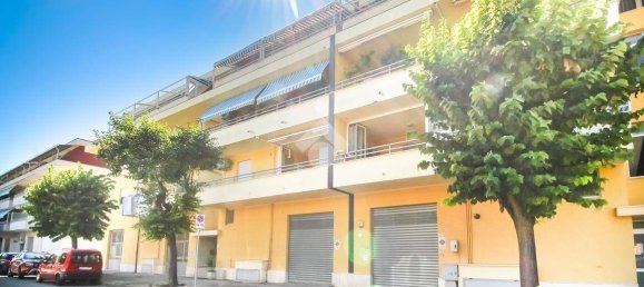 1 bedroom Apartment in Martinsicuro, Italy No. 301415 2